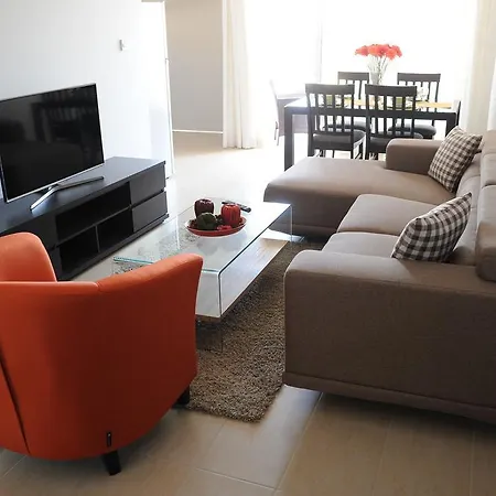 Deluxe Apartment *