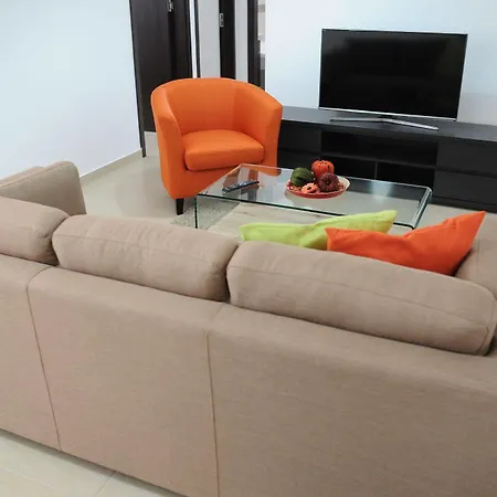 Deluxe Apartment *